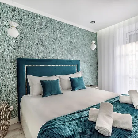 Whome Chic Escape: Your Stylish Haven In Downtown *