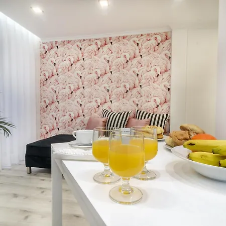 아파트 Whome Chic Escape: Your Stylish Haven In Downtown *