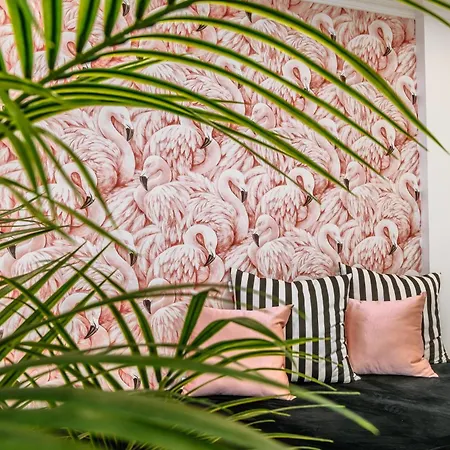 Whome Chic Escape: Your Stylish Haven In Downtown 아파트 *