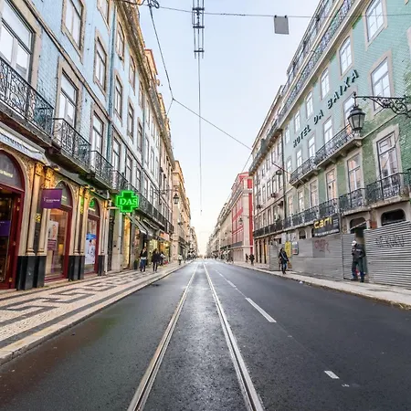 Whome Chic Escape: Your Stylish Haven In Downtown Διαμέρισμα